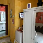Hostel - Homstel *