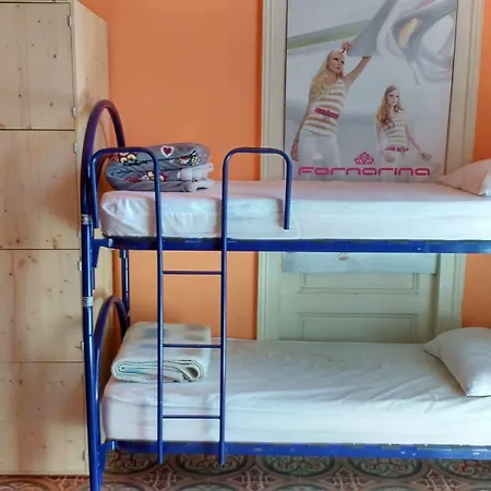 Hostal - Homstel *