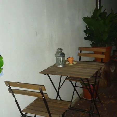- Homstel Hostal Taormina