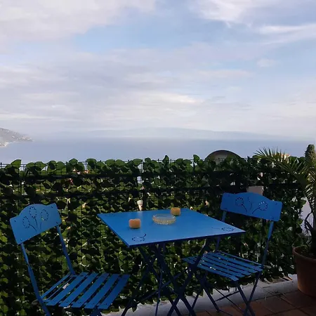 - Homstel Taormina