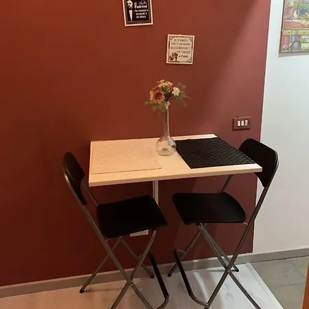 Hostel - Homstel *