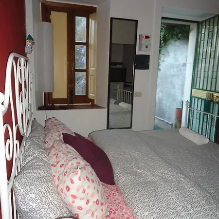 - Homstel Hostel Taormina
