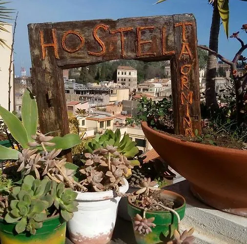 - Homstel Taormina