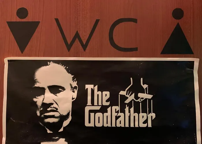 - Homstel * Taormina